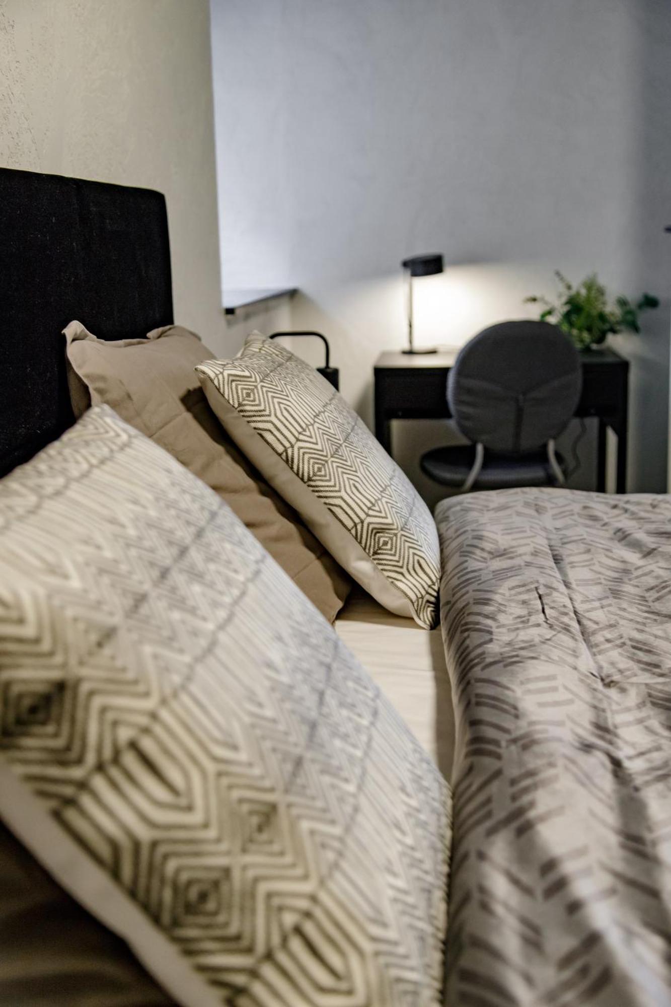 Hales Old Town Urban Apartments Вильнюс Экстерьер фото