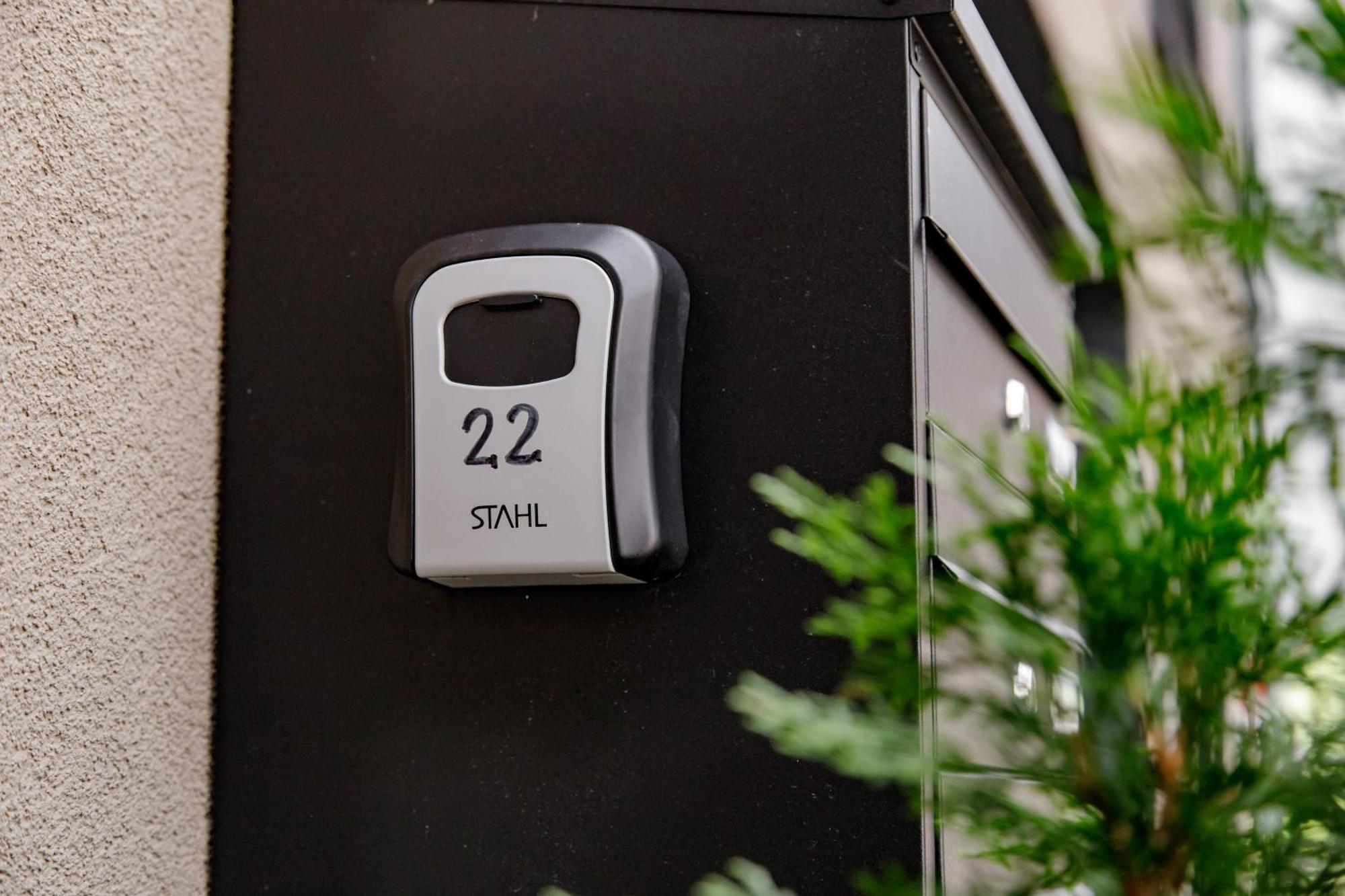Hales Old Town Urban Apartments Вильнюс Номер фото